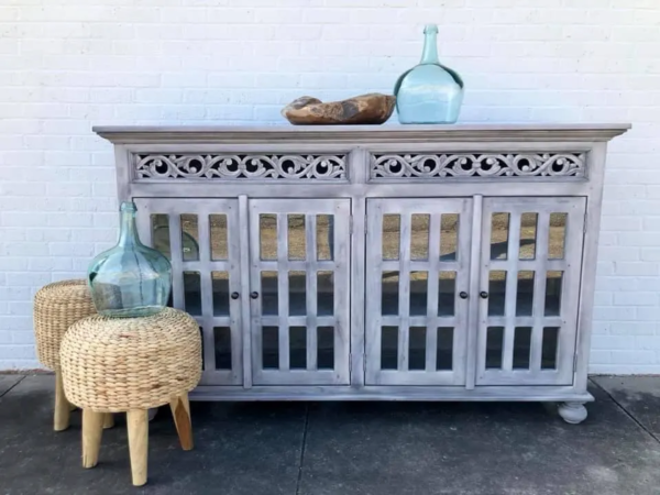 Russel Cabinet